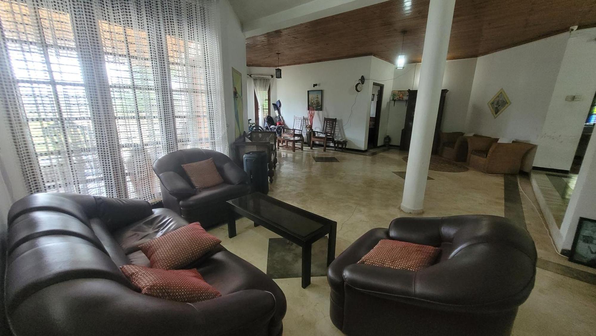 Villa Sea Sprays Hikkaduwa Exteriör bild