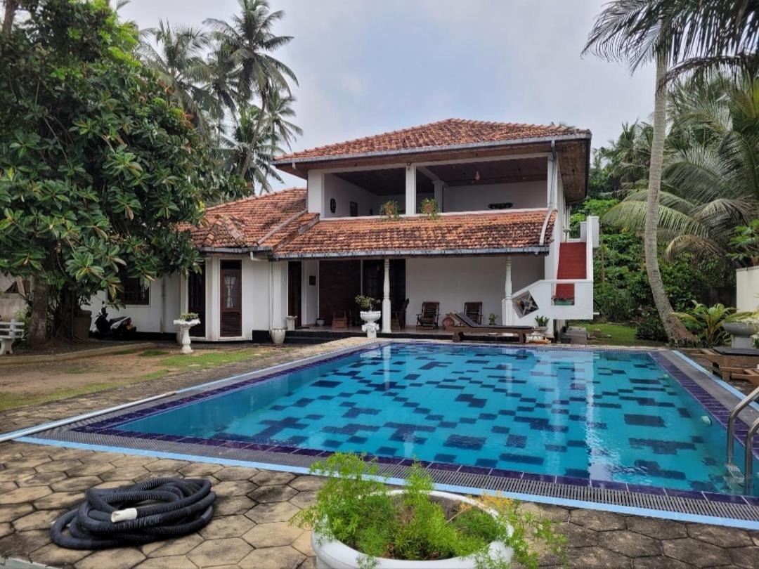 Villa Sea Sprays Hikkaduwa Exteriör bild