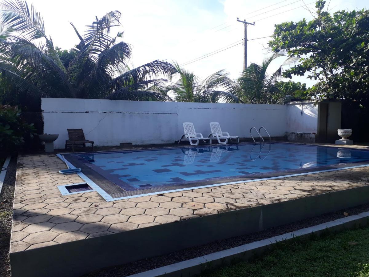 Villa Sea Sprays Hikkaduwa Exteriör bild